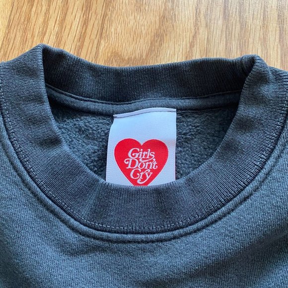 NEW GIRLS DON'T CRY GDC TONAL VINTAGE BLACK CREWNECK SZ SMALL - Picture 5 of 10